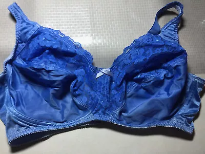 42D Vintage Vassarette 75-153 Signature Lace Bra Satin Stretch Unlined Wirefree • $17.95