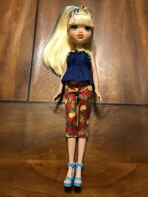 Mga Moxie Girlz Doll Fruity Stylez Avery • $9.99