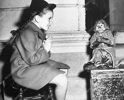 8969-33 Candid Margaret O'Brien And A Cute Little Monkey 8969-33 8969-33 • $13.99