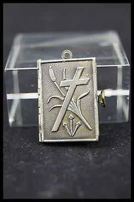 † STATIONS / WAY Of THE CROSS SILVER BOOK LOCKET PENDANT JESUS CHRIST 13 PICTURE • $139.99