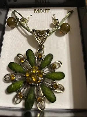 MIXIT Green And Brown Necklace And Earrings • $20