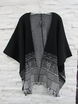 Ming Wang Black & White Stretch Knit Houndstooth Fringed Wrap Serape OS XL 1X 2X • $51.99