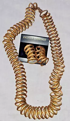 Vintage UnSigned NAPIER Gold-tone Link Chain Collar Necklace & Earrings Set • $24.99