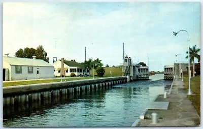 Postcard - U.S. Lock No. 1 And Hurricane Gate At Moore Haven Florida • $6.99