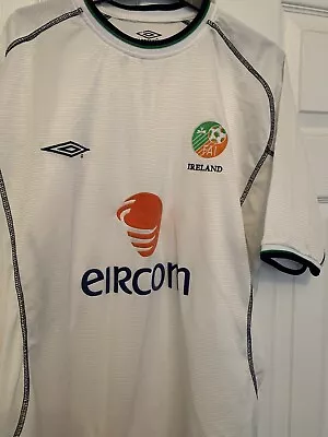 £23 • Buy Republic Of Ireland/EIre Umbro Away Shirt (2002-2003) - M/L