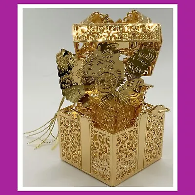 Danbury Mint 3D Gold Plated Annual Ornament 2000-BEAR IN PRESENT BOX W/BOW  DM34 • $14.99