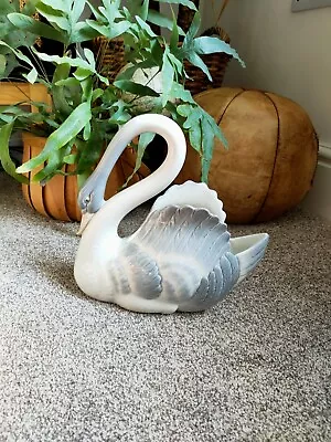 Collectable Large Nao Lladro Porcelain Swan Vase Perfect Condition • £41.99