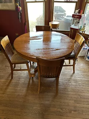 Antique Round Oak Mission Style Dining Table Set With Chairs • $1250