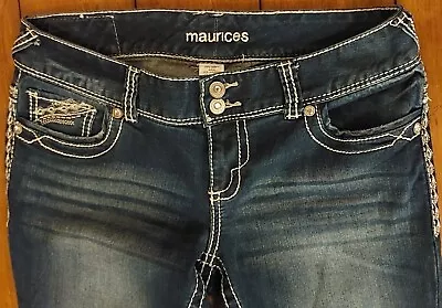 Maurices Women's Blue Denim Capri Jeans Size 7/8 -Embroidered Inseam 22in #9B3 • $14.99