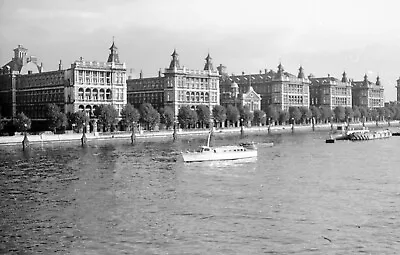 LONDON  ST THOMAS HOSPITAL  LAMBETH  C1960.   ORIGINAL B/w NEGATIVES • £1.99