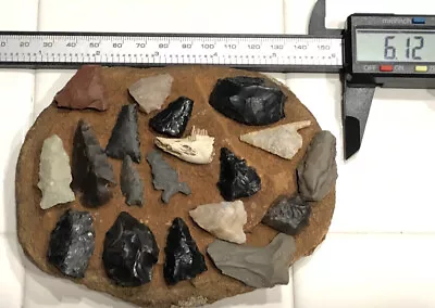 18 Native American Arrowheads Scrapers Metate Bird Points Stone Tools  AZ Find • $69