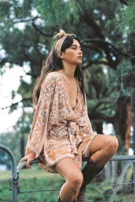 $130 • Buy Arnhem Freya Kimono Size M/L