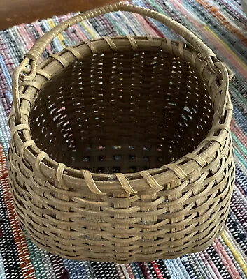 Vintage Handmade Woven Splint Wood Egg Gathering Basket • $25