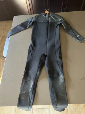$149 • Buy New With Tags Bare 3/2mm Revel Men's Full Wetsuit - Medium Black Grey