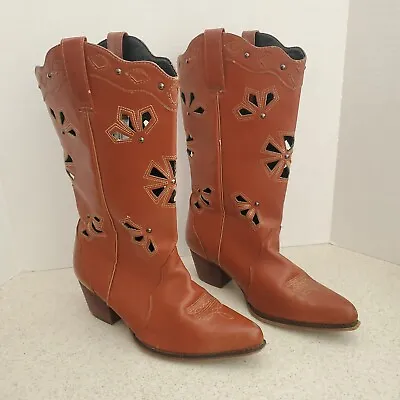 Women’s DINGO Cowboy Boots Tan Embossed Size 8M Flower Holes • £35.76