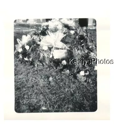 Found B&w Photo H_9652 Flowers On A Grave • $6.98