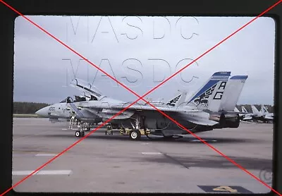 U24 - 35mm Kodachrome Aircraft Slide - F-14A Tomcat 161610 AG100 VF-143 In 1996 • $8.99