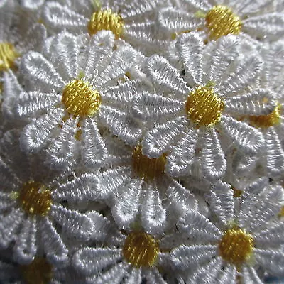 10/30/50/100 Off White/Yellow Guipure Lace Daisy Motifs Sew On Flower Appliques • £2.25