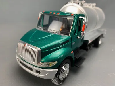 1/43 New-Ray International 4200 Tanker Truck Green D0846 LZ • $12.98