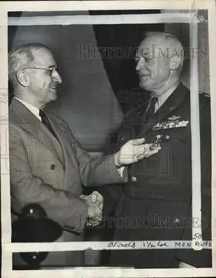 1949 Press Photo General H. H.  Hap  Arnold Receives Distinguished Service Medal • $19.99