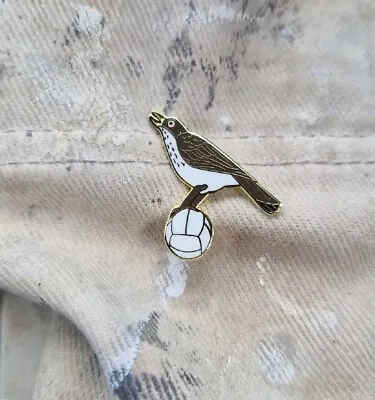 West Bromwich Albion Fc  COLLECTABLE  THROSTLE  WOODMAN  CORNER   Football Badge • £3.50