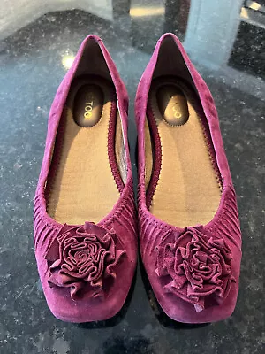 Womens Me Too Rasberry Color Suede Flats Size 9 M Excellent • $25.99