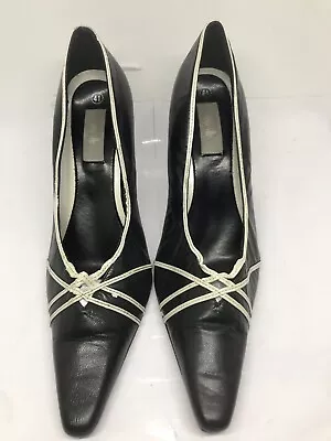 Wallis Black Court Shoes Size 8UK (D25) • £8