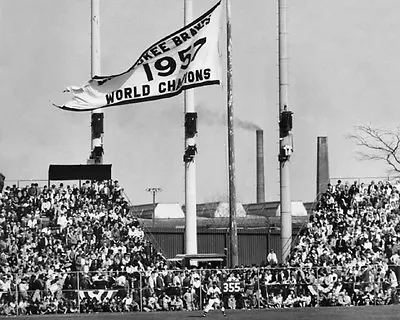 Braves MILWAUKEE COUNTY STADIUM Glossy 8x10 Photo 1957 World Series Champs Print • $5.99