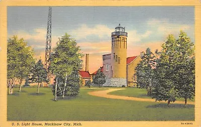 Mackinaw City Michigan 1940s Postcard U.S. Light House • $5.23