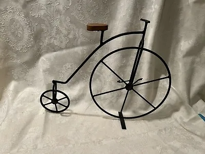 Metal Art Of Bicycle With Wooden Seat • $35