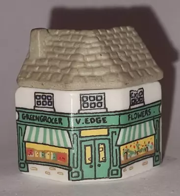 WADE 1980s THE GREENGROCER'S SHOP Whimsey-On-Why Set Two 1981-1982 Building No.9 • £2.79