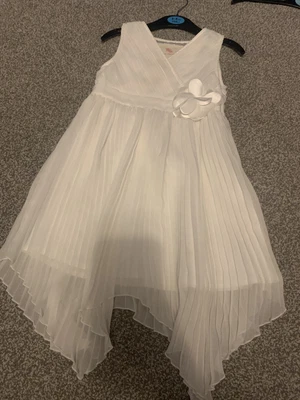 £3 • Buy Beautiful Girls White Dress John Rocha 4 Years 