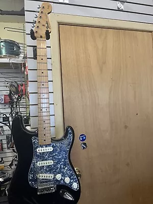 Fender Stratocaster MIM Guitar With Hardshell Case • $599