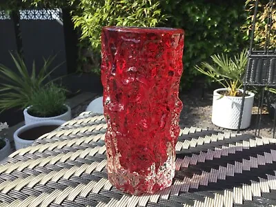 £45 • Buy Vintage Bright Red Whitefriars Bark Relief Pattern Vase By Geoffrey Baxter. 6”