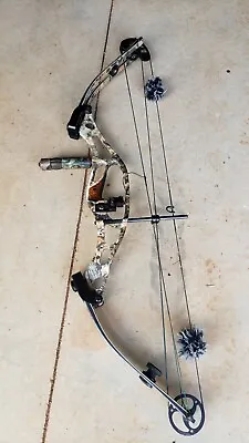Hoyt XT2000 RH Compound Hunting Bow  • $225
