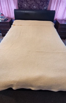 £8 • Buy Earlys Of Witney Egyptian Cotton Waffle Blanket (Yellow) . Double Size.