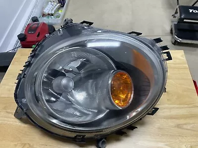 2011 Mini Cooper Clubman S Right Passenger Headlight 302517002 • $75