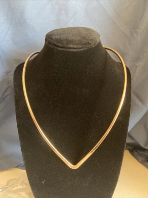 $1 • Buy Shein Minimalist V Shaped Choker