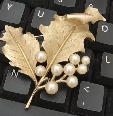 Vintage Crown Trifari Brooch Gold Textured Holly Leaves White Faux Pearl Berries • $49.98