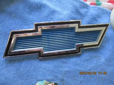 Nos Chevrolet Commercial Trucks Front Blue Bowtie Emblem-part No. 627810 • $15