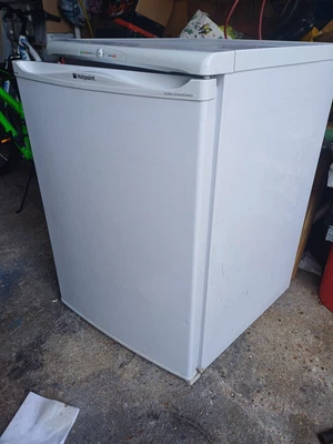 £25 • Buy Hotpoint Under Counter Fridge Freezer Used