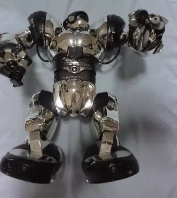 Wow Wee Robosapien Chromed Edition Robot Toy 35cm - 2004 - -No Remote Control • $29.50