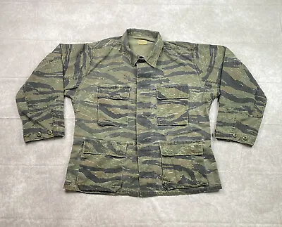 US Army Camouflage Jacket Men’s Size M Camo Hunting Military Jacket MFG. Corp • $8.48