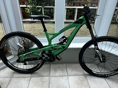 Yt Tues 2016-2017 Downhill Bike • £999