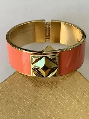 Vince Camuto Coral Pyramid Enamel Hinged Bracelet • $15