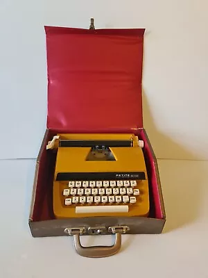 Vintage Petite International De Luxe Toy Typewriter England Playcraft 1960s  • $94.95