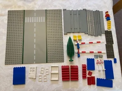 £58 • Buy Lego 7834 Level Crossing Manual 12 V  Train  COMPLETE