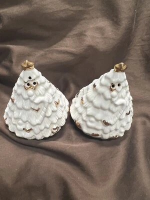 $3 • Buy Vintage Christmas Tree Salt And Pepper Shakers