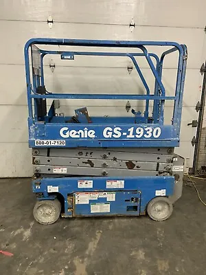 2014 Genie Gs1930 19’ Electric Scissor Drivable Man Platform Lift • $3750