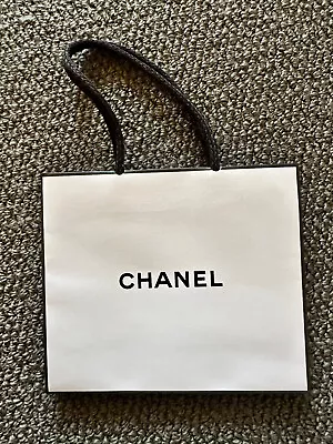 CHANEL Genuine Designer Label Carry Bag White And Black 14cm X 12cm X 5cm • $8.95